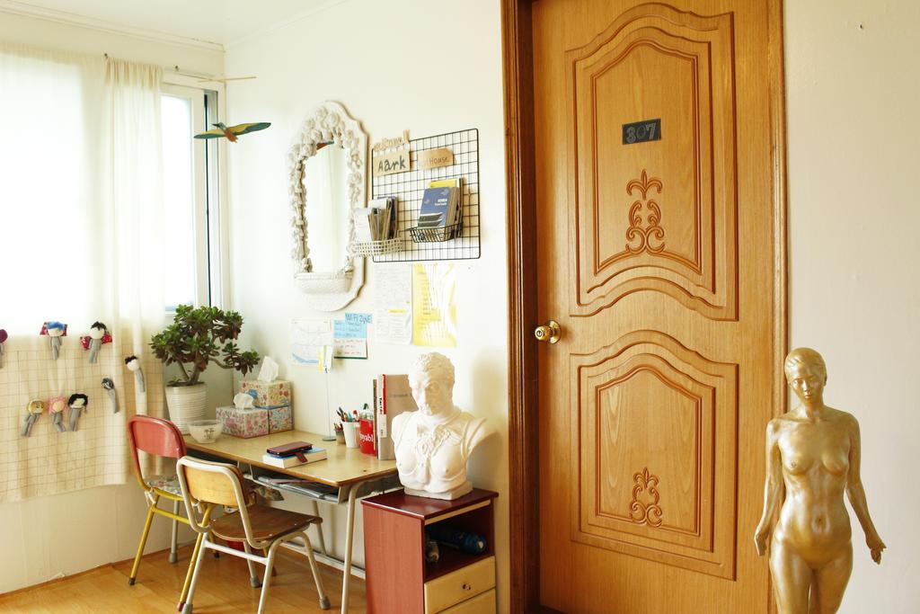 הוסטל גנגנאונג Aark House חדר תמונה